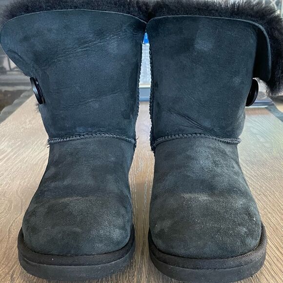 UGG® Women’s Bailey Button II Boots Black Sz 8 US - Picture 1 of 14
